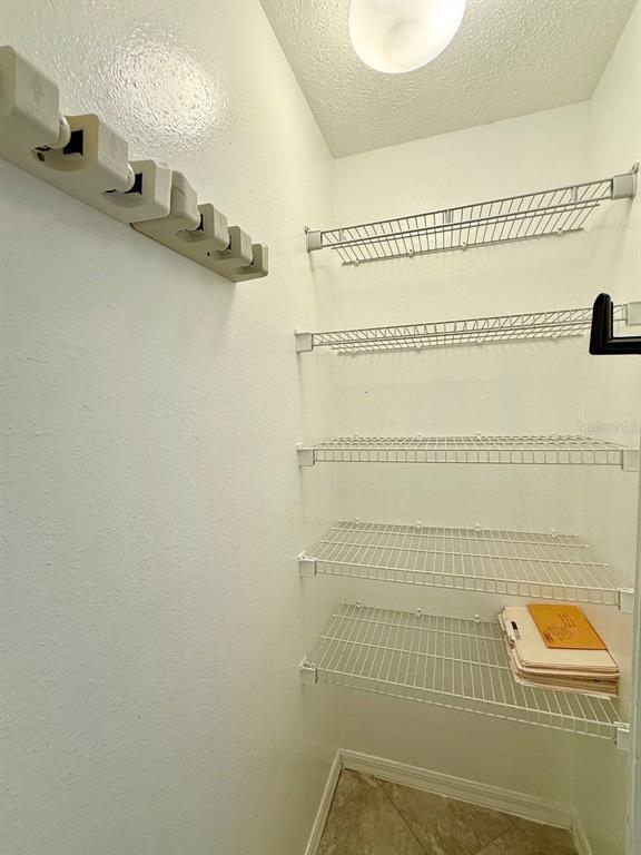 Building Photo - 9815 La Vonda St