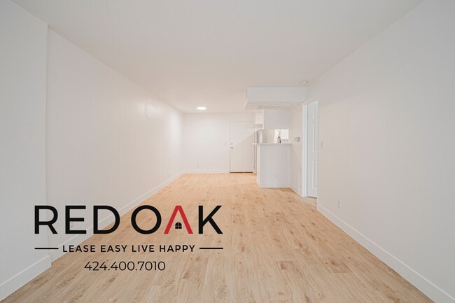 Building Photo - 4651 Cahuenga Blvd