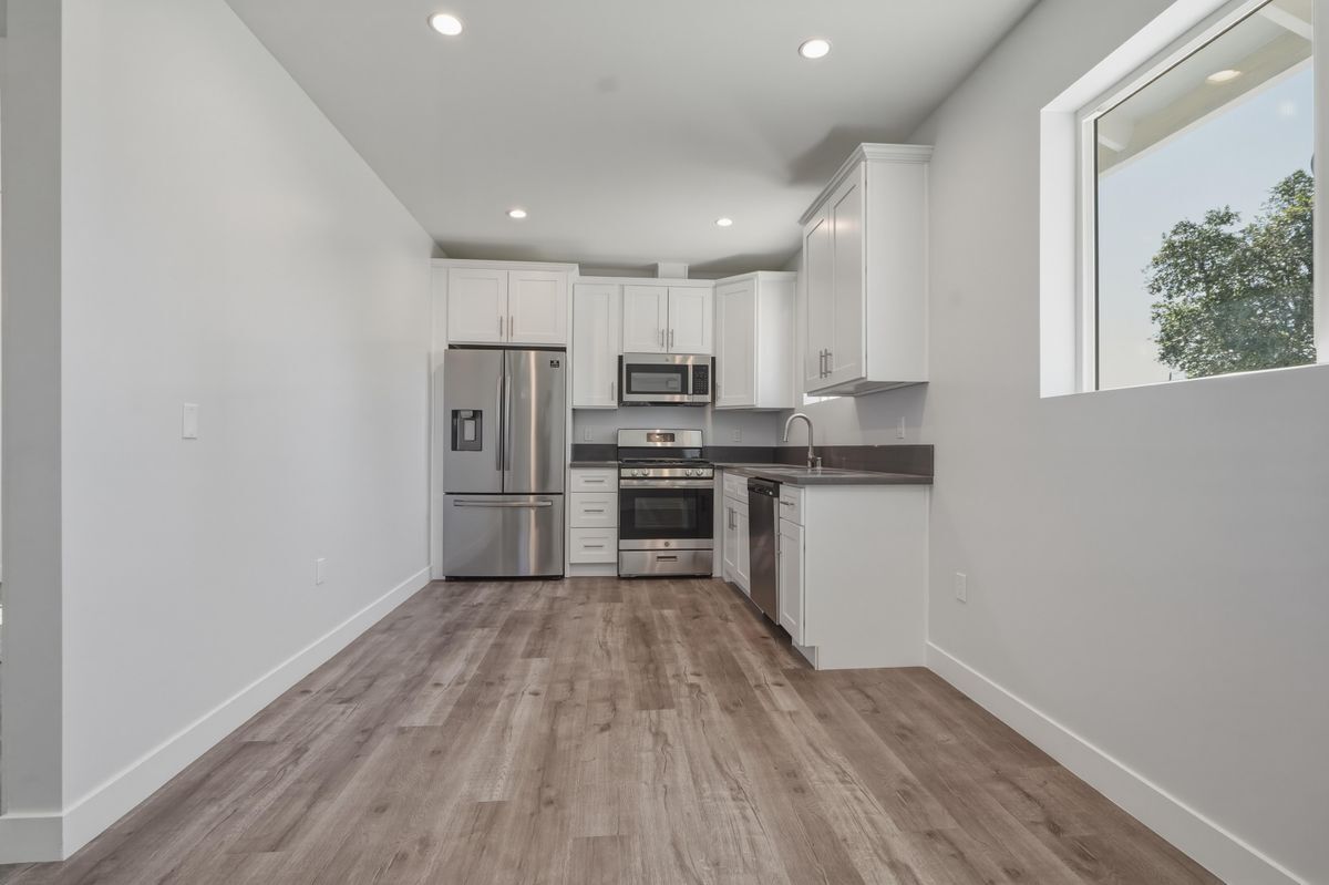 Building Photo - 19833 Blythe