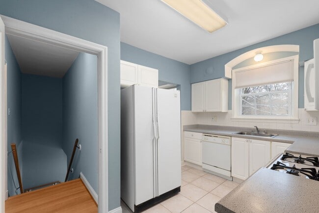 Building Photo - 7710 Brookline Terrace