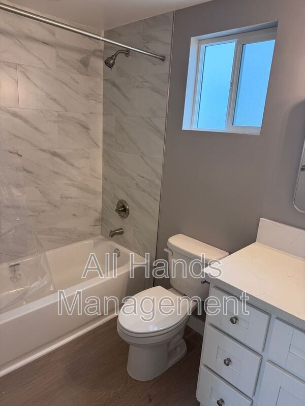 Building Photo - 5117 E The Toledo