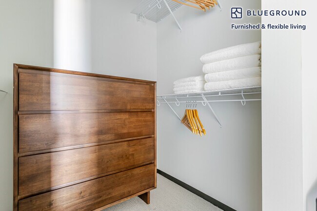 Building Photo - 1454 W Randolph St