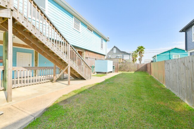 Building Photo - 4131 Jackson Dr