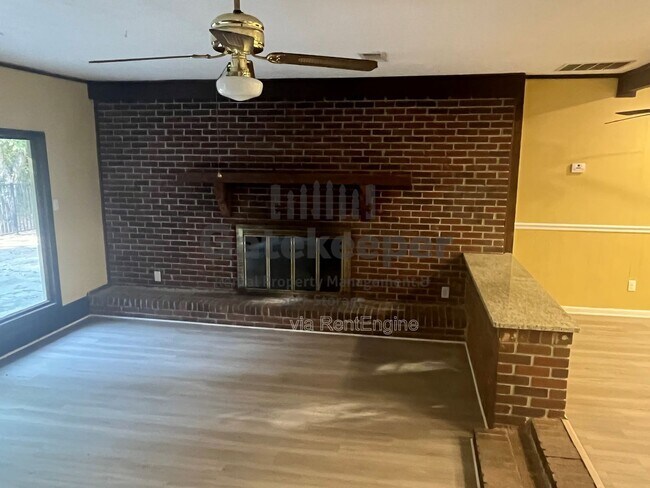 Building Photo - 163 Old Norton Rd