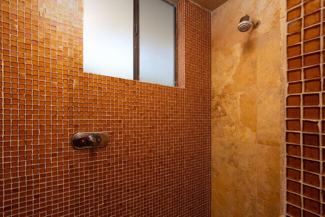 Building Photo - 52 Princeton Dr