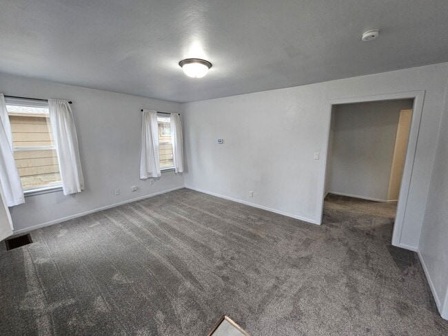 Building Photo - Newly Remodeled Home on the South Hill