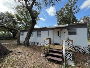 Building Photo - 2/1 Super Cute Newly Remodeled