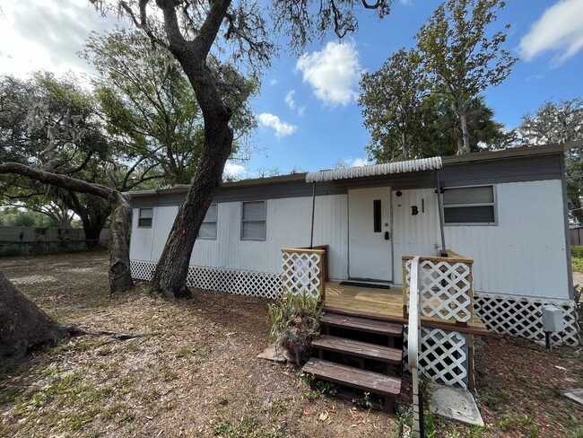 Primary Photo - 2/1 Super Cute Newly Remodeled