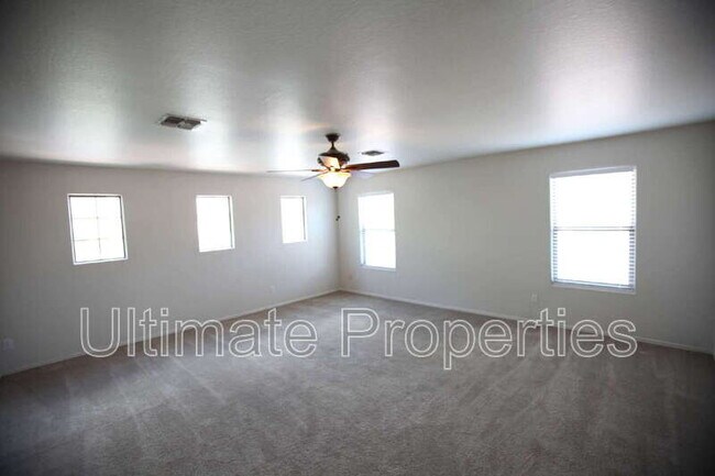 Building Photo - 2215 N 92nd Glen