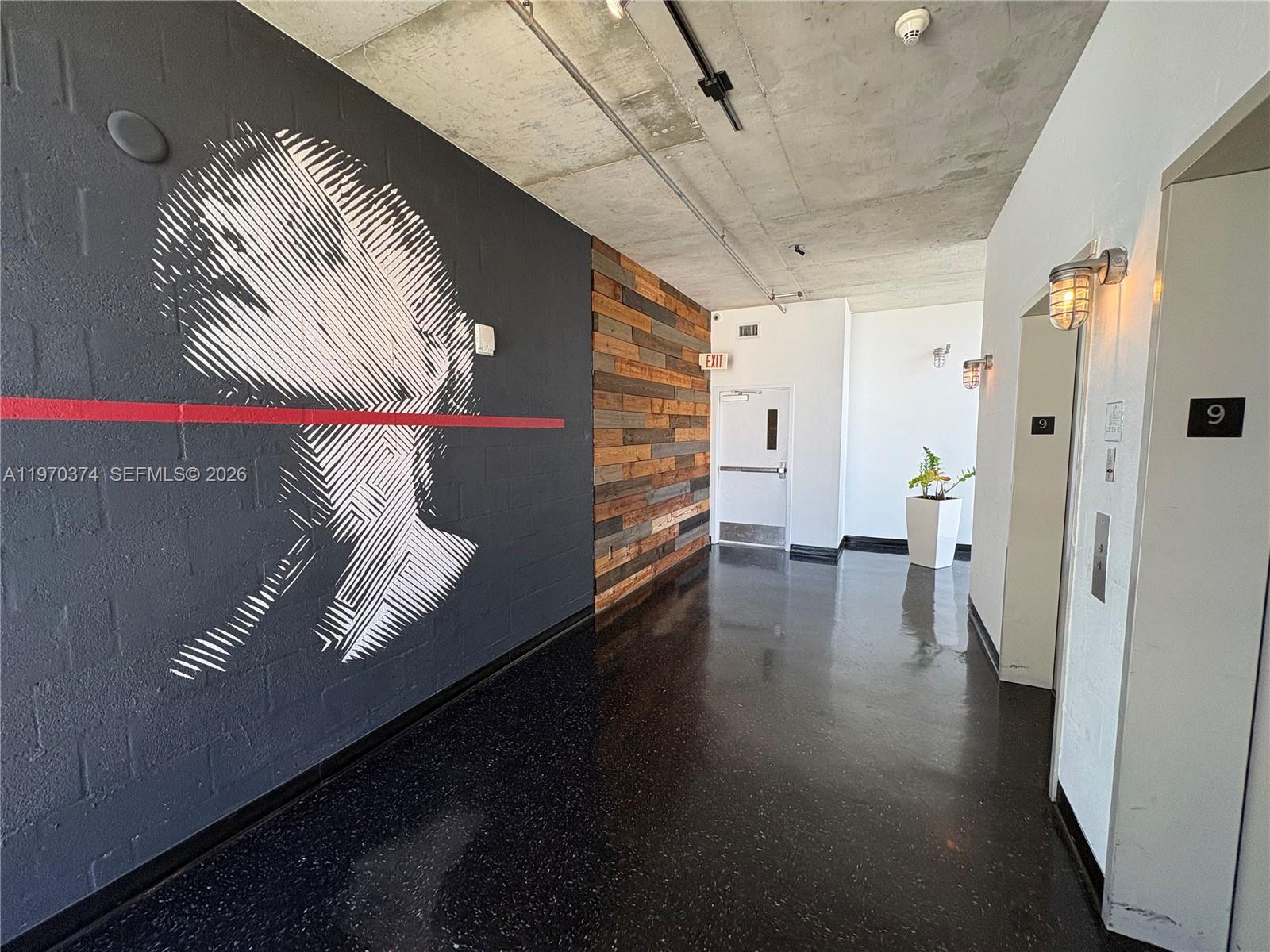 Building Photo - 444 NE 30th St