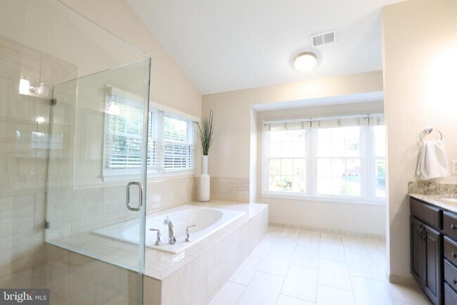 Building Photo - 6732 Rock Brook Dr
