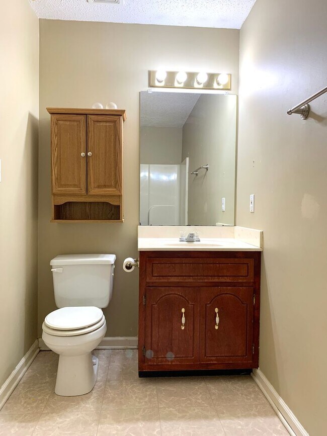 Building Photo - 106 Bowers Ct