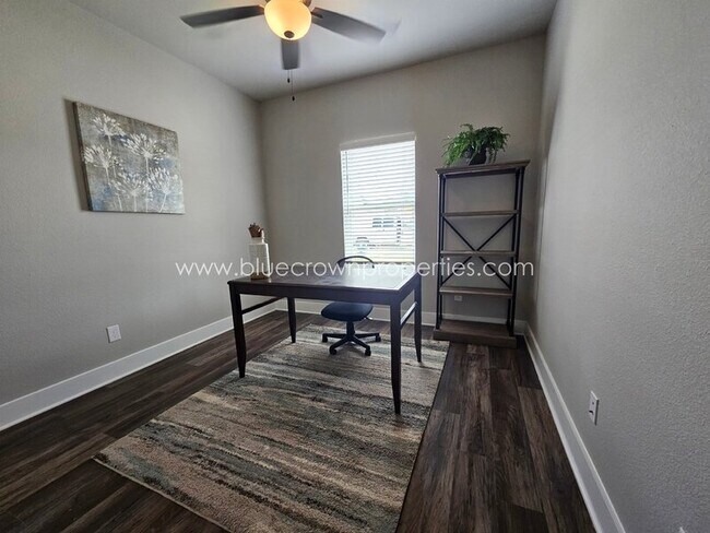 Building Photo - 1800 Aleia Cv