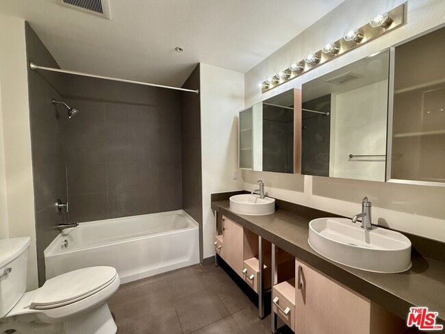 Building Photo - 1234 Wilshire Blvd