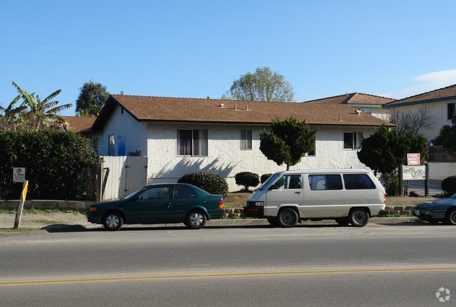Building Photo - Arena Circle Apartments