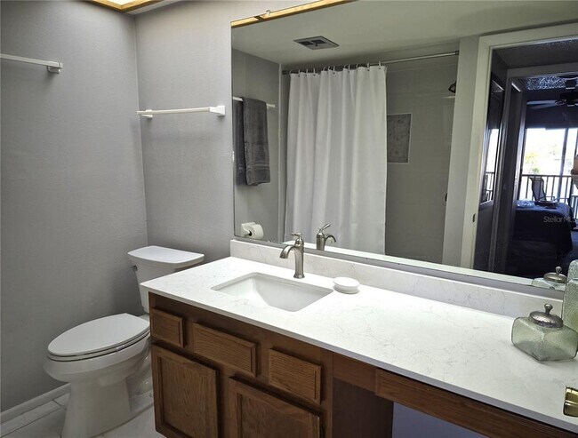 Building Photo - 270 Woodlake Wynde