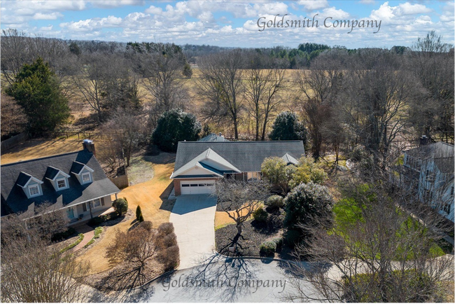 Building Photo - 208 Yellow Poplar Ct