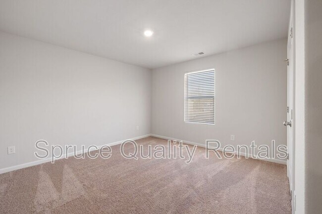 Building Photo - 2105 Briar Run Dr
