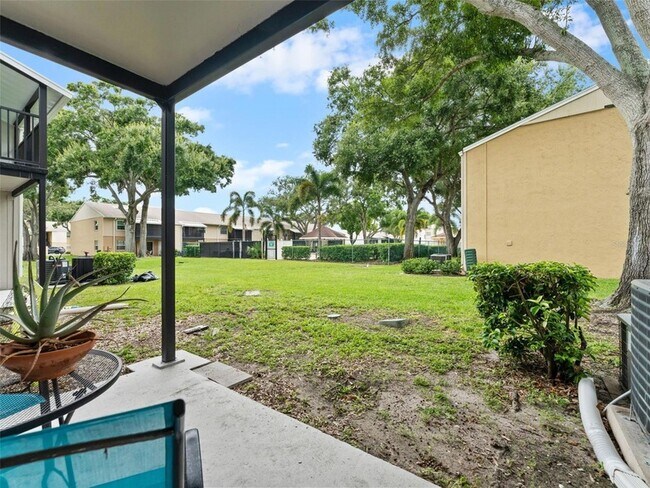 Building Photo - 4507 S Oak Dr