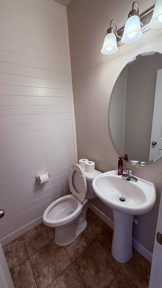 Building Photo - 238 Cordoba Dr