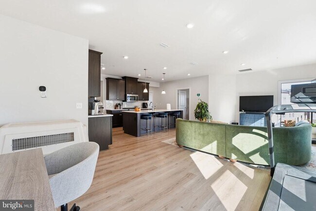 Building Photo - 46294 Mount Milstead Ter