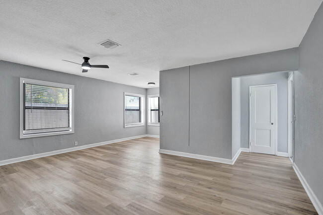 Building Photo - 220 Walton Blvd