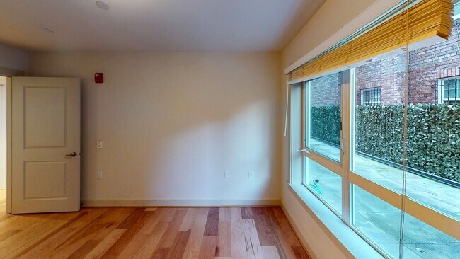 Building Photo - Spacious and Modern Ground Floor 2 bed 2 b...