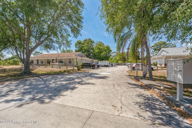 Building Photo - 422 Thor Ave SE