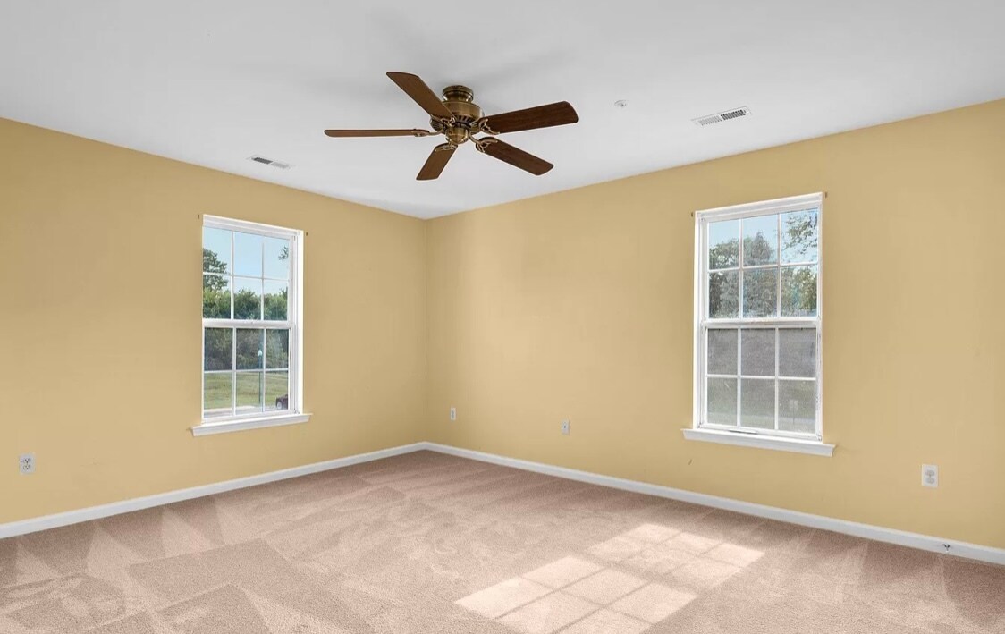 Building Photo - 2010 Starlight Ln