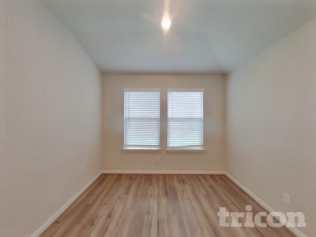 Building Photo - 13681 Paxton Blvd