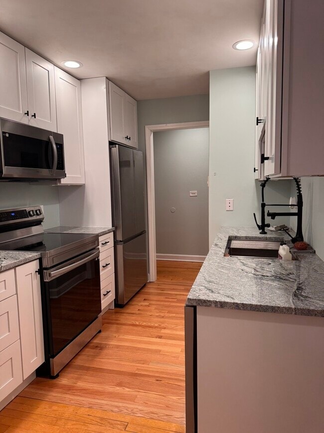 Building Photo - 705 Strom Dr