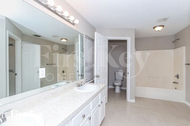 Building Photo - 2655 San Filippo Dr SE