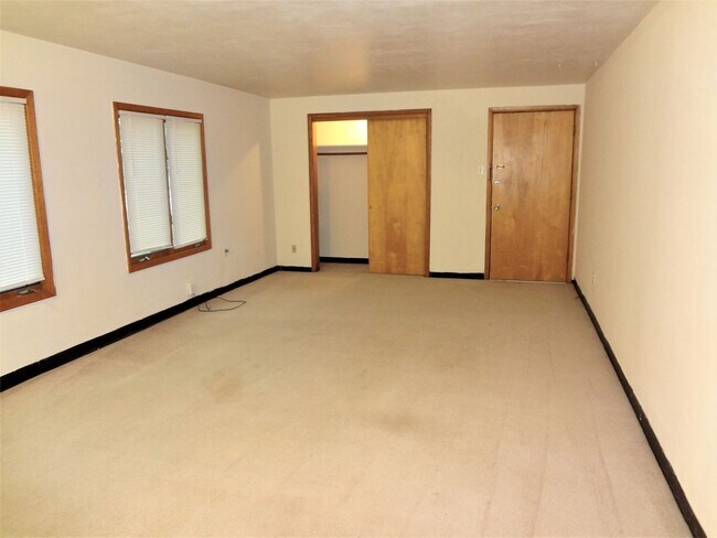 Building Photo - 400 Mimosa Ct