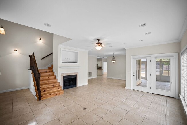 Building Photo - 11750 Village Green Dr