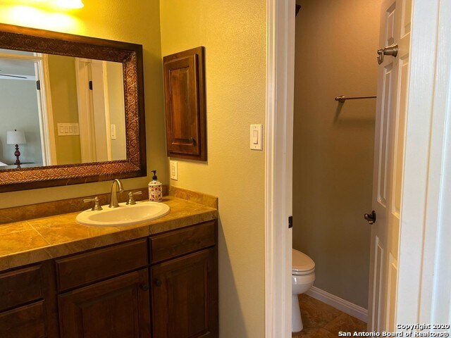Building Photo - 531 Woodlake Dr