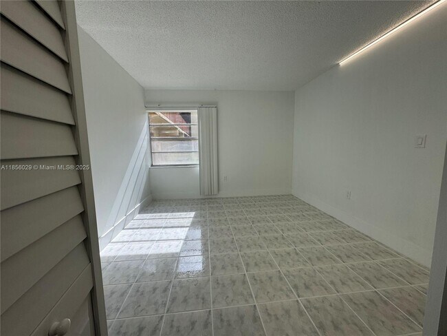 Building Photo - 9390 W Flagler St