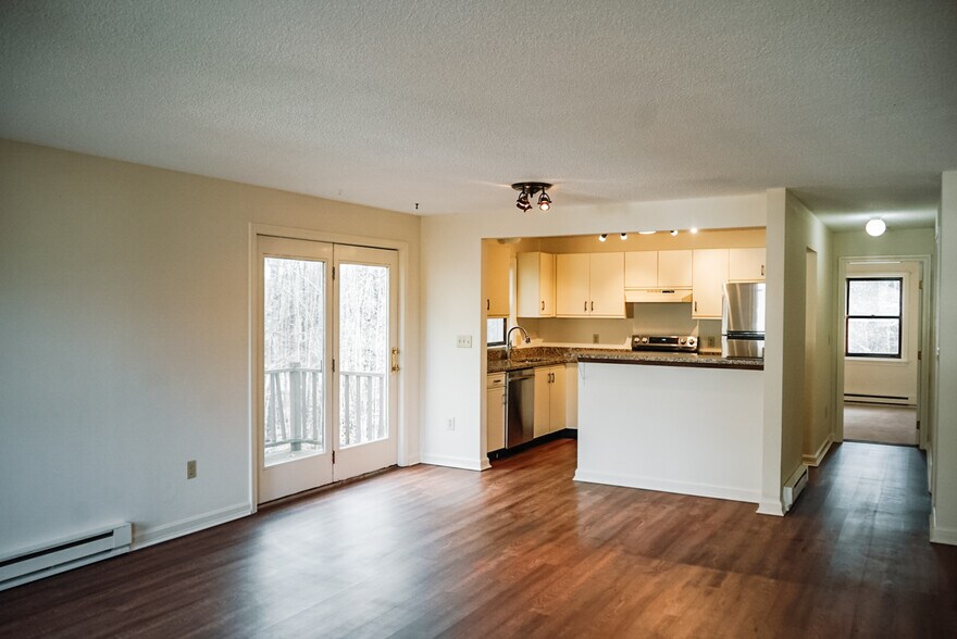 Building Photo - 12 Justines Way