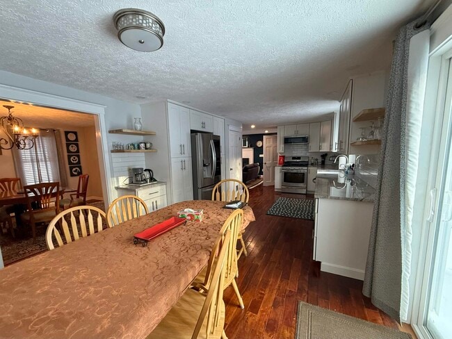 Building Photo - 53 Holmes Dr