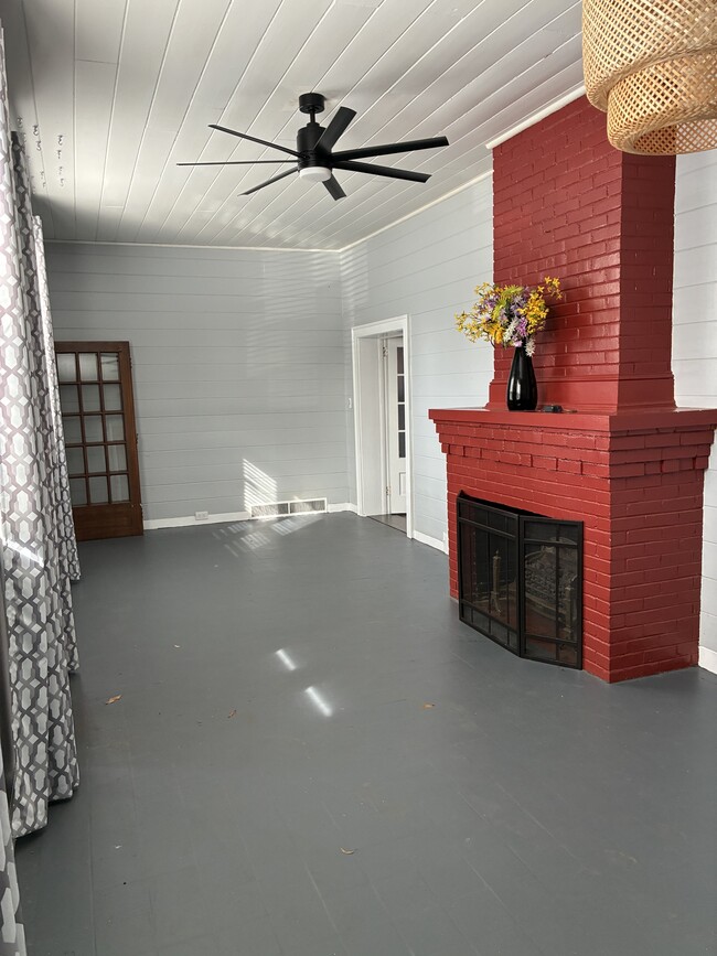 Building Photo - 3348 N Pitt St