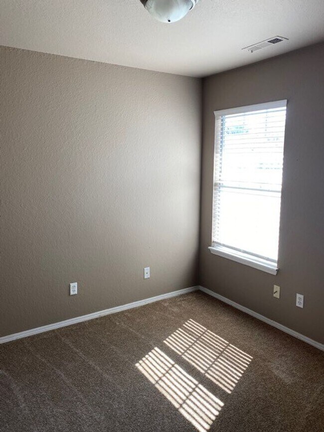 Building Photo - Adorable 3 Bedroom Home Coming Soon!