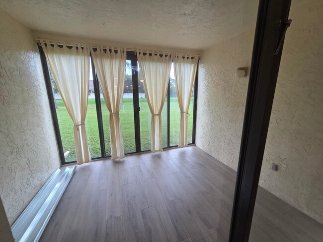 Building Photo - 9187 Norte Lago