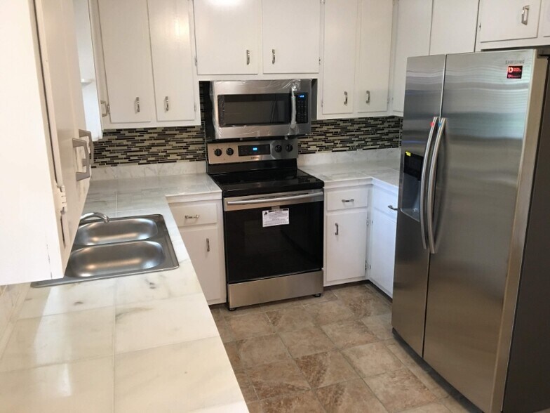 Building Photo - 4527 Berini Dr