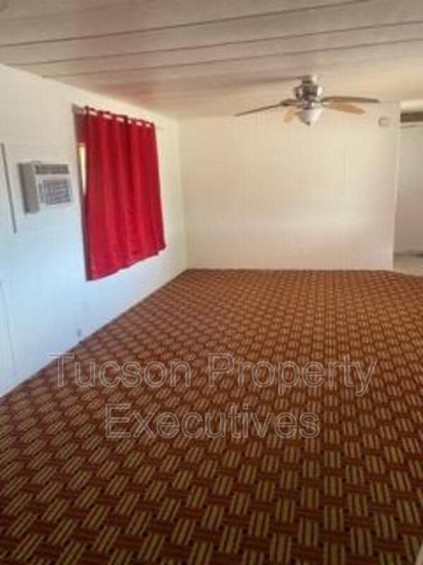 Building Photo - 4580 E Rex St