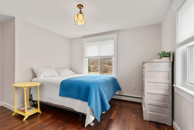 Building Photo - Year-round 3-Bedroom Home in Rockport