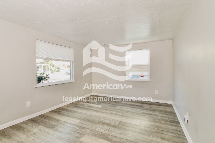 Building Photo - 212 E Bowne Blvd