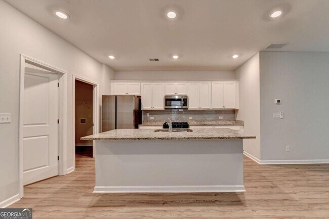 Building Photo - 175 Grey Falcon Ave