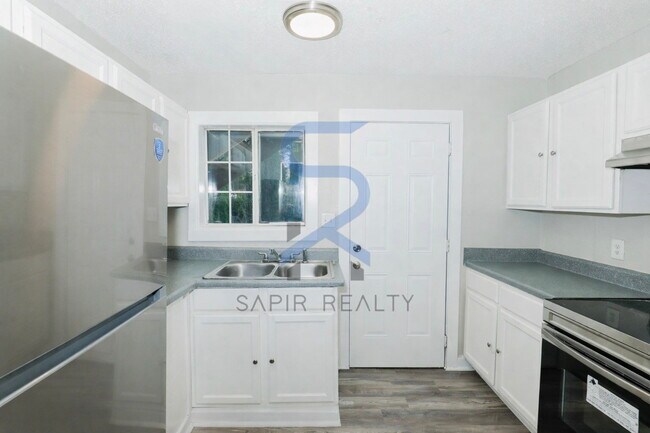 Building Photo - PRE-LEASING: Newly Updated All-Electric 2BR/1.5BA in Campbelton Rd