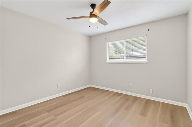 Building Photo - 11613 Cripple Creek Dr