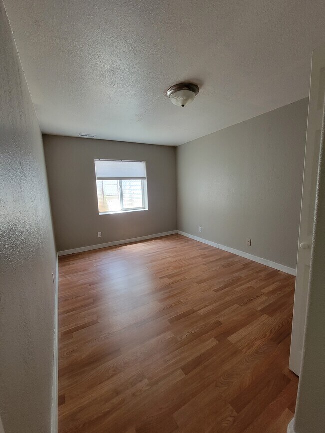 Building Photo - 228 W 1600 N