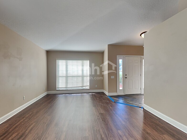 Building Photo - 10412 Soaring Eagle Dr
